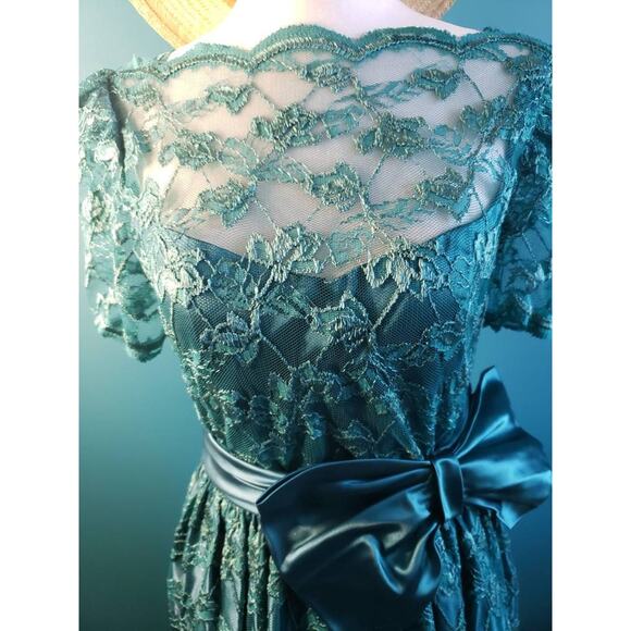 Women's vintage 1980s emerald green lace midi dress cocktail formal size small - Picture 2 of 6